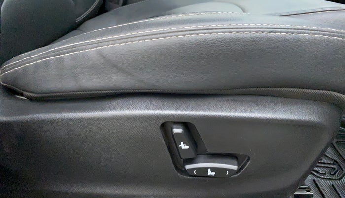 2019 MG HECTOR SMART DIESEL, Diesel, Manual, 12,999 km, Driver Side Adjustment Panel