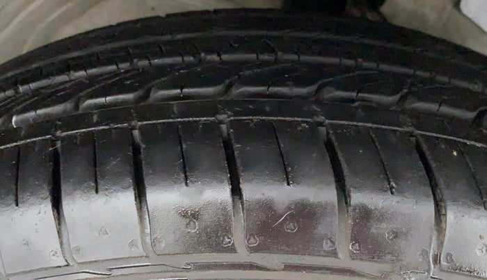 2019 MG HECTOR SMART DIESEL, Diesel, Manual, 12,999 km, Left Front Tyre Tread