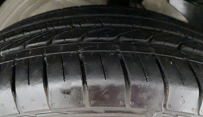 2019 MG HECTOR SMART DIESEL, Diesel, Manual, 12,999 km, Left Rear Tyre Tread