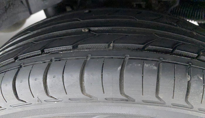 2014 Hyundai Santro Xing GLS, Petrol, Manual, 44,196 km, Left Rear Tyre Tread