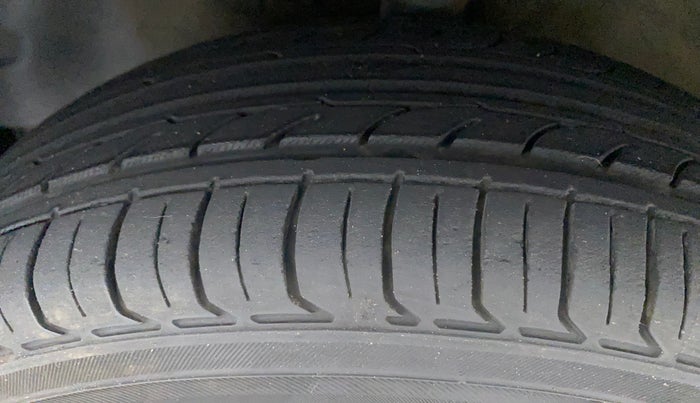 2014 Hyundai Santro Xing GLS, Petrol, Manual, 44,196 km, Left Front Tyre Tread