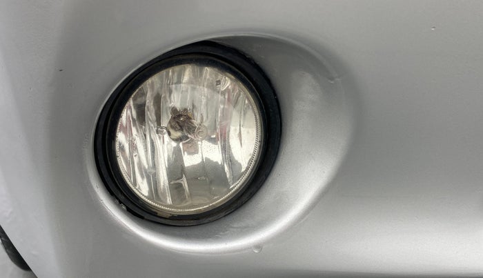 2011 Toyota Etios G, CNG, Manual, 73,470 km, Right fog light - Not working