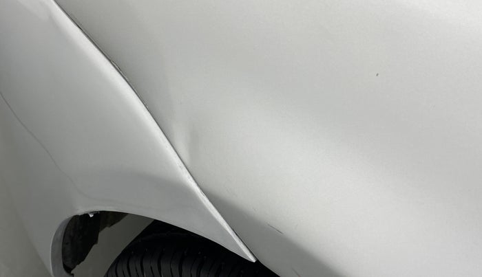 2011 Toyota Etios G, CNG, Manual, 73,470 km, Left fender - Slightly dented