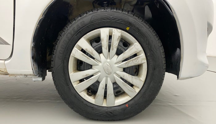 2017 Datsun Go ANNIVERSARY EDITION, Petrol, Manual, 32,611 km, Right Front Wheel