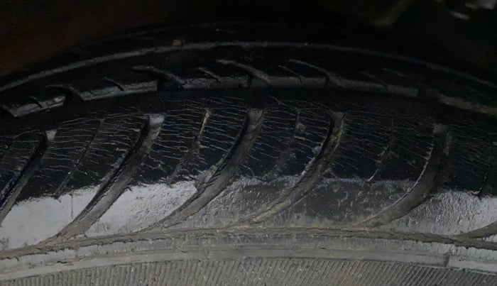 2012 Hyundai i10 SPORTZ 1.2 KAPPA2, Petrol, Manual, 28,604 km, Left Rear Tyre Tread