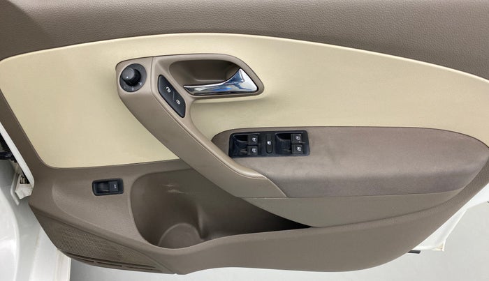 2015 Skoda Rapid 1.5 TDI MT Ambition Plus, Diesel, Manual, 70,233 km, Driver Side Door Panels Control