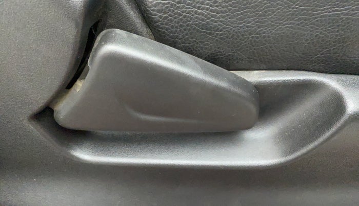 2017 Datsun Redi Go LIMITED EDITION, Petrol, Manual, 27,246 km, Driver Side Adjustment Panel