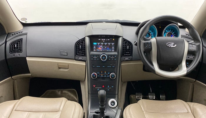 2016 Mahindra XUV500 W10, Diesel, Manual, 62,946 km, Dashboard
