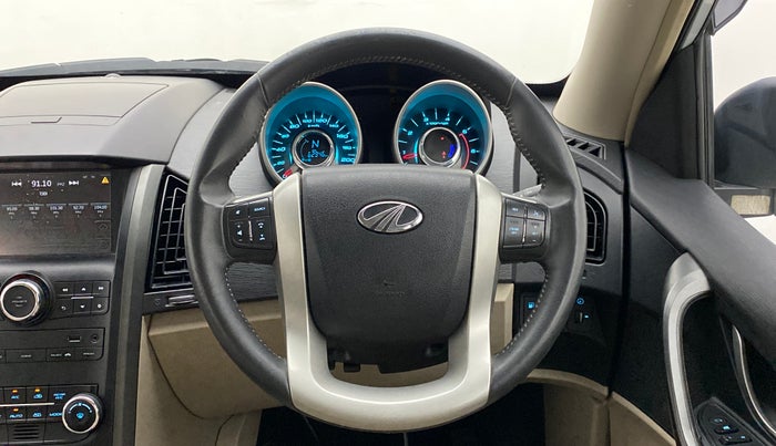 2016 Mahindra XUV500 W10, Diesel, Manual, 62,946 km, Steering Wheel Close Up
