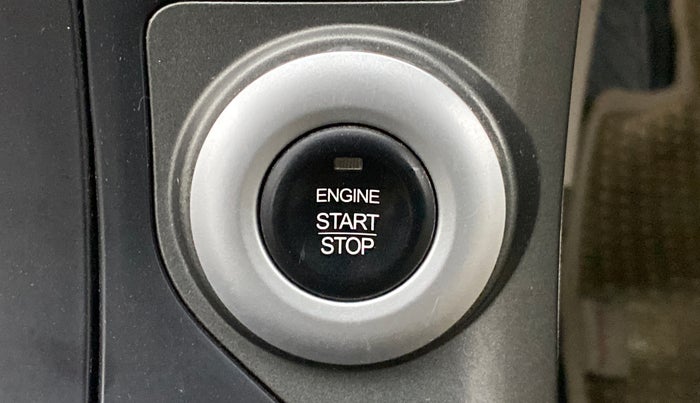2016 Mahindra XUV500 W10, Diesel, Manual, 62,946 km, Keyless Start/ Stop Button