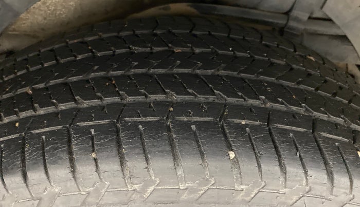 2016 Mahindra XUV500 W10, Diesel, Manual, 62,946 km, Left Rear Tyre Tread