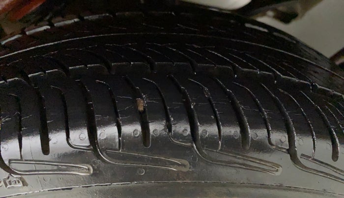 2011 Maruti Alto K10 LXI, Petrol, Manual, 32,803 km, Left Front Tyre Tread