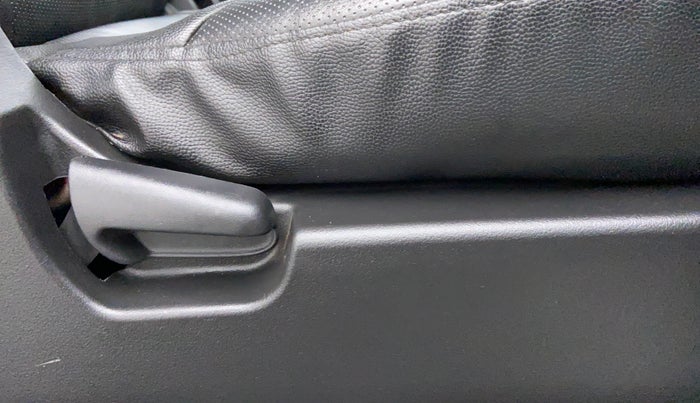 2018 Maruti Wagon R 1.0 LXI CNG, CNG, Manual, 6,251 km, Driver Side Adjustment Panel