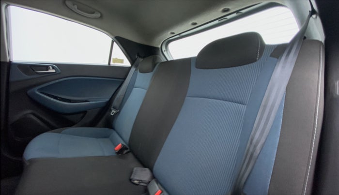 2015 Hyundai i20 Active 1.4 S, Diesel, Manual, 71,644 km, Right Side Rear Door Cabin