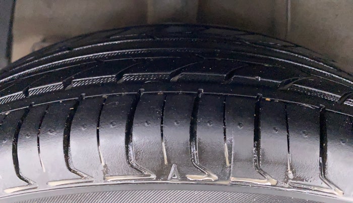 2015 Hyundai Xcent S 1.2 OPT, Petrol, Manual, 35,092 km, Right Rear Tyre Tread