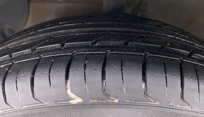 2015 Hyundai Xcent S 1.2 OPT, Petrol, Manual, 35,092 km, Left Front Tyre Tread