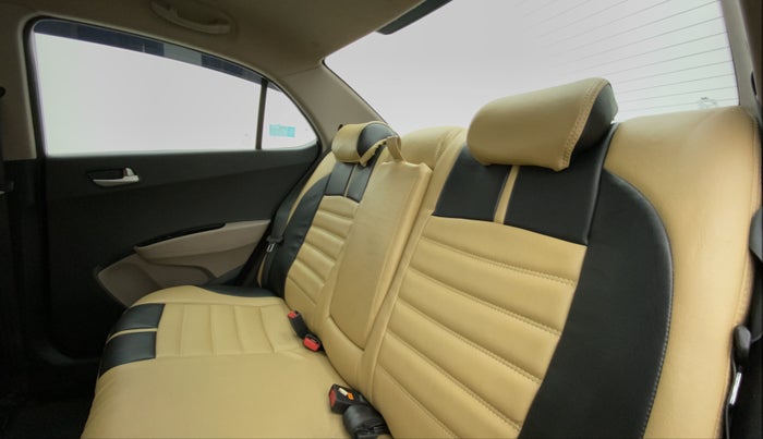 2015 Hyundai Xcent S 1.2 OPT, Petrol, Manual, 35,092 km, Right Side Rear Door Cabin