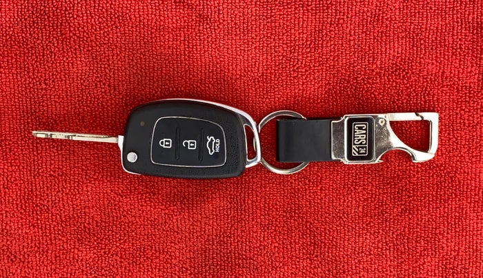 2015 Hyundai Xcent S 1.2 OPT, Petrol, Manual, 35,092 km, Key Close Up