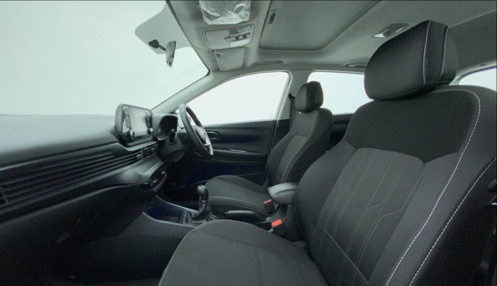 2022 Hyundai NEW I20 ASTA 1.2 MT, Petrol, Manual, 3,198 km, Right Side Front Door Cabin