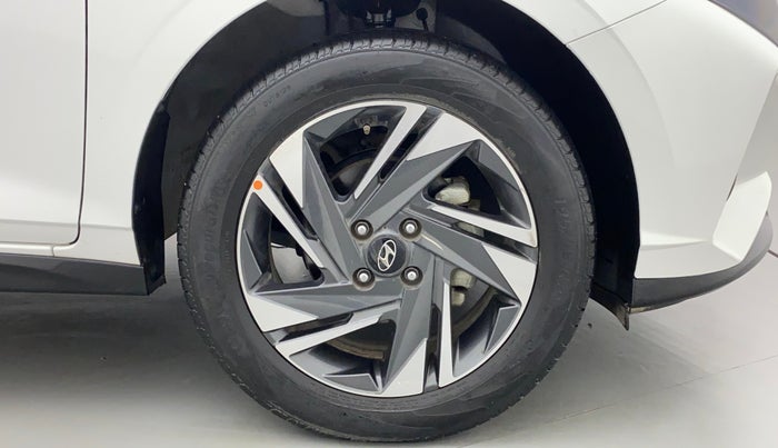 2022 Hyundai NEW I20 ASTA 1.2 MT, Petrol, Manual, 3,198 km, Right Front Wheel