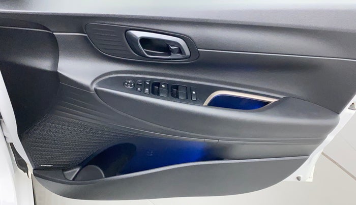 2022 Hyundai NEW I20 ASTA 1.2 MT, Petrol, Manual, 3,198 km, Driver Side Door Panels Control