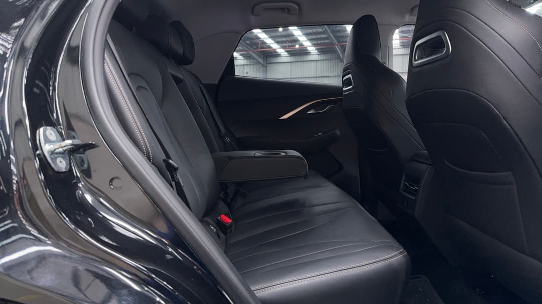 2024 Chery Omoda 5 Bx (basic Version), Automatic, 36012 km, Right Side Rear Door Cabin View