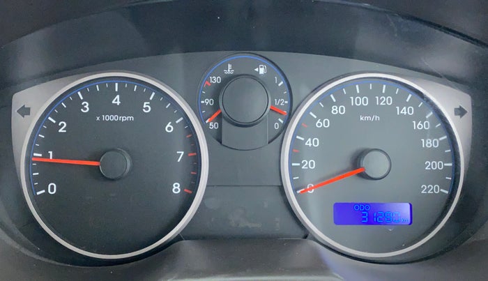 2013 Hyundai i20 MAGNA O 1.2, Petrol, Manual, 31,336 km, Odometer Image