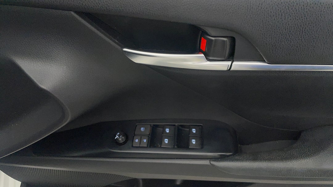 2020 Toyota Camry Ascent Sport Hybrid, Automatic, 90346 km, Drivers Side Door Panel Controls