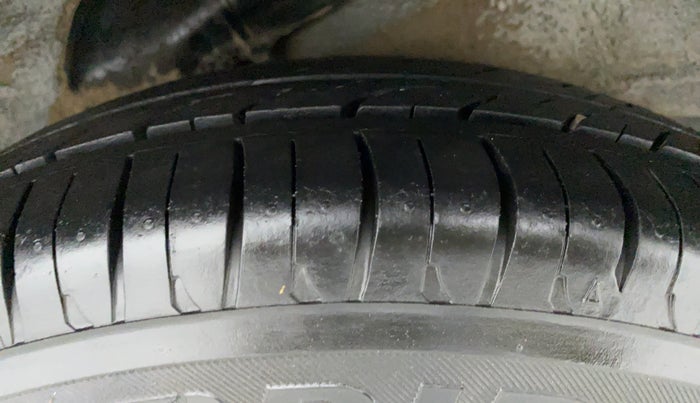 2011 Hyundai i10 MAGNA 1.2 KAPPA2, Petrol, Manual, 72,861 km, Left Rear Tyre Tread