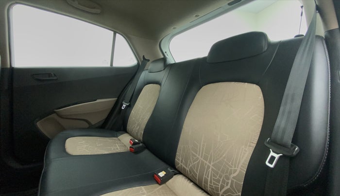 2019 Hyundai Grand i10 MAGNA 1.2 VTVT, Petrol, Manual, 34,989 km, Right Side Rear Door Cabin