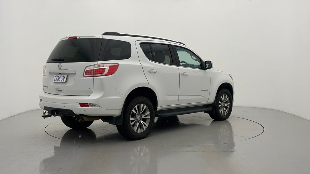 Right Back Diagonal (45- Degree) View