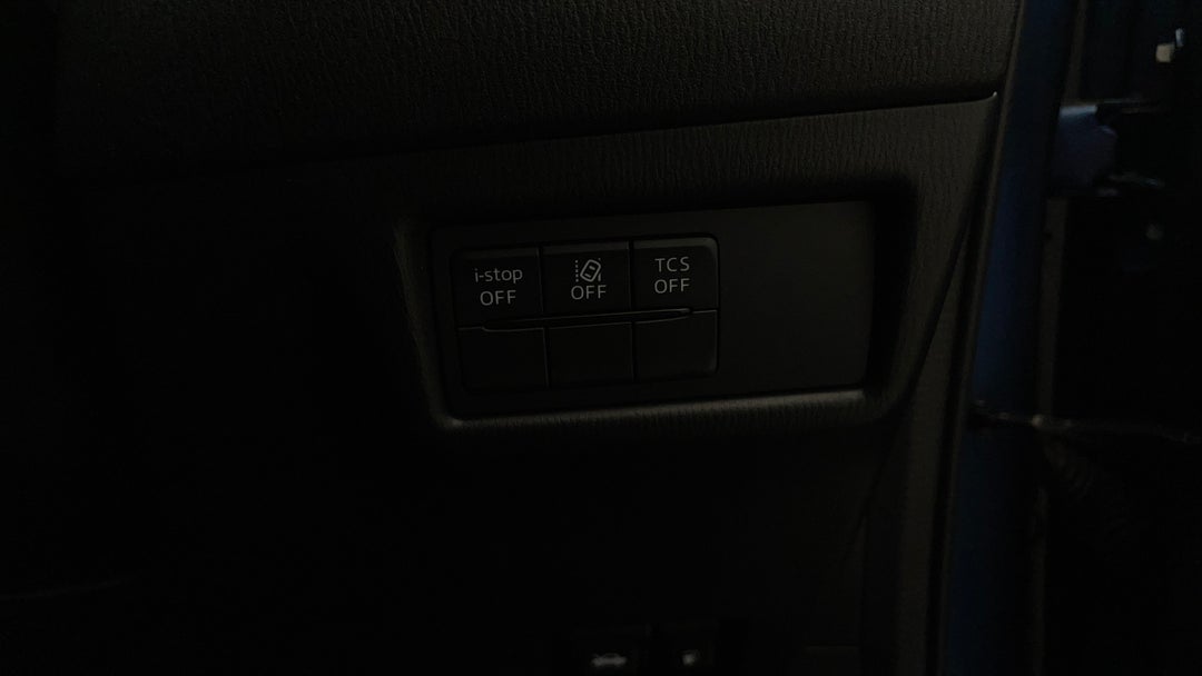 2022 Mazda CX-5 Maxx (FWD), Automatic, 61717 km, Utility Switches/Buttons