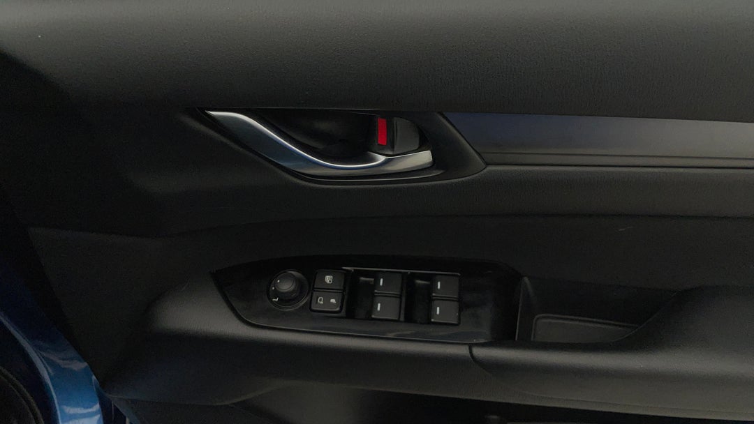 2022 Mazda CX-5 Maxx (FWD), Automatic, 61717 km, Drivers Side Door Panel Controls