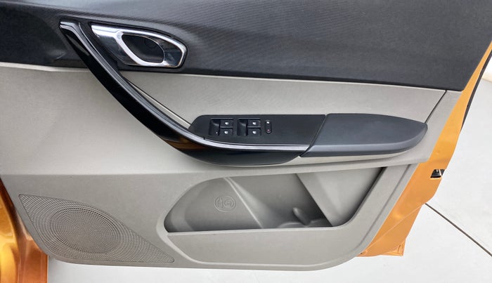 2017 Tata Tiago XZA PETROL, Petrol, Automatic, 31,535 km, Driver Side Door Panels Control