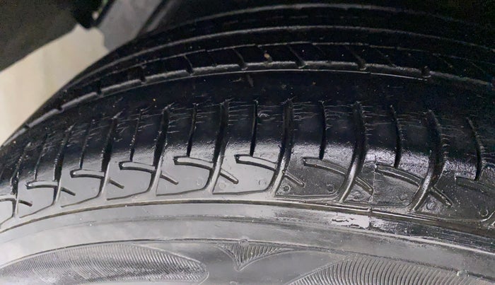 2019 Maruti Baleno DELTA 1.2 K12, Petrol, Manual, 41,595 km, Left Front Tyre Tread