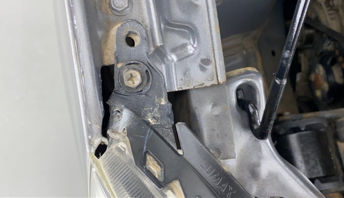 2017 Maruti Wagon R 1.0 LXI, Petrol, Manual, 18,805 km, Right headlight - Clamp has minor damage