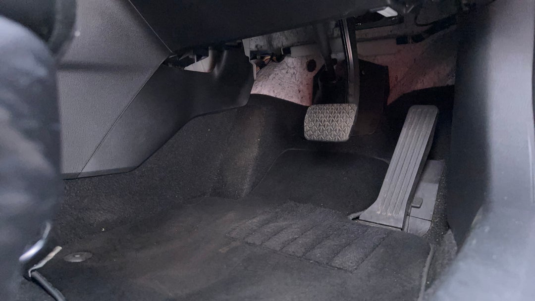 2015 Mazda 3 Sp25, Automatic, 127424 km, Pedals and Footmat