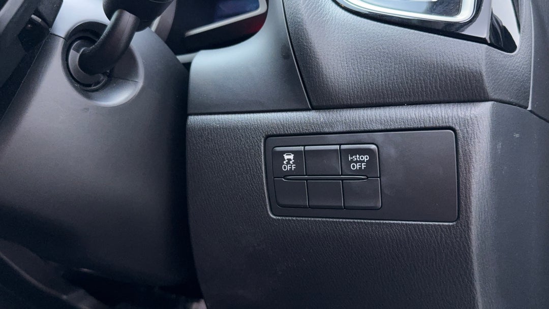 2015 Mazda 3 Sp25, Automatic, 127424 km, Utility Switches/Buttons