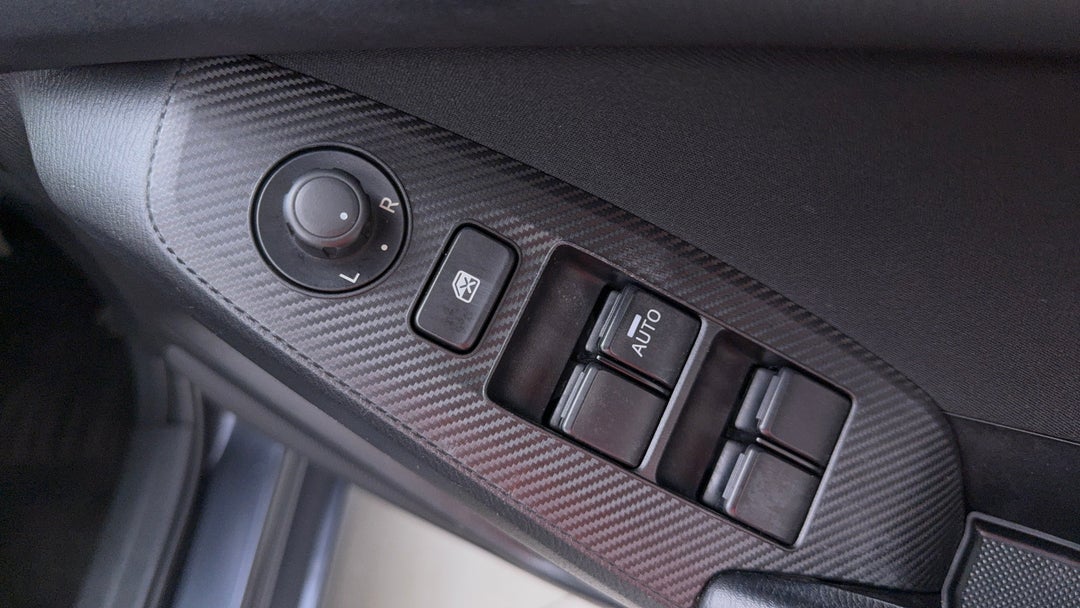 2015 Mazda 3 Sp25, Automatic, 127424 km, Drivers Side Door Panel Controls