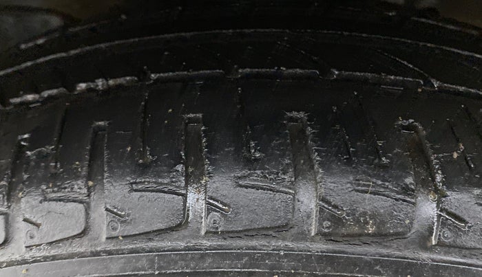 2016 Honda City V MT PETROL, Petrol, Manual, 40,715 km, Left Front Tyre Tread