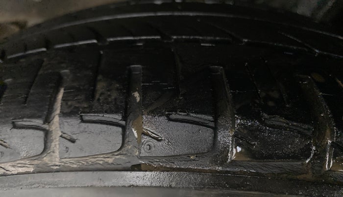 2016 Honda City V MT PETROL, Petrol, Manual, 40,715 km, Left Rear Tyre Tread