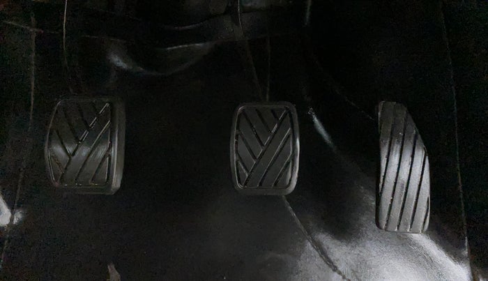 2013 Maruti Wagon R 1.0 LXI, Petrol, Manual, 46,225 km, Pedals