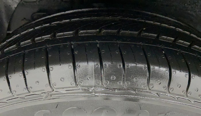 2016 Hyundai Elite i20 MAGNA 1.2, Petrol, Manual, 99,791 km, Right Rear Tyre Tread