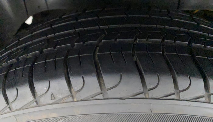 2022 Mahindra BOLERO NEO N 10, Diesel, Manual, 11,750 km, Right Rear Tyre Tread