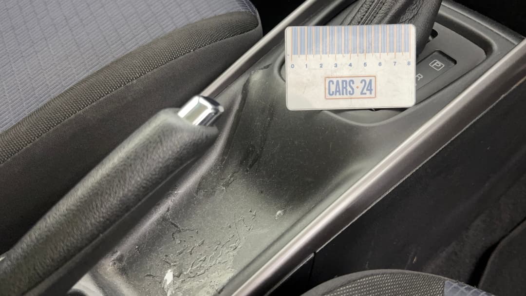 2021 Suzuki Baleno Gl, Automatic, 28266 km, Center Console Stain
