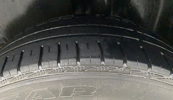 2014 Volkswagen Polo HIGHLINE1.2L, Petrol, Manual, 69,527 km, Left Rear Tyre Tread