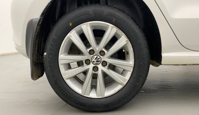 2014 Volkswagen Polo HIGHLINE1.2L, Petrol, Manual, 69,527 km, Right Rear Wheel