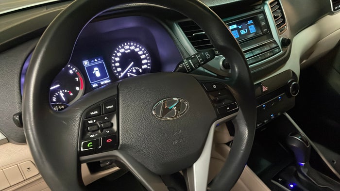 HYUNDAI TUCSON-Steering Wheel Trim Faded