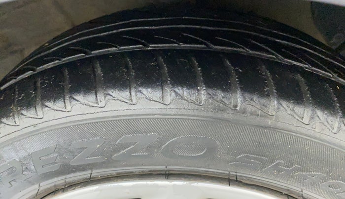 2017 Hyundai Grand i10 magna 1.2 crdi, Diesel, Manual, 59,474 km, Right Front Tyre Tread