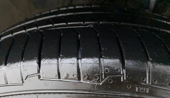 2015 Honda City VX (O) PETROL, Petrol, Manual, 62,332 km, Right Front Tyre Tread